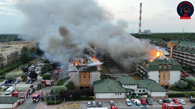 Pożar bloku mieszkalnego w Ząbkach 