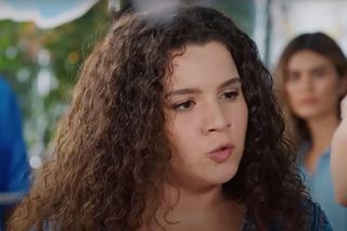 Wszystko zacznie się od tego, że Melodi pokłóci się z Melis o to, jak traktuje Zeynep.