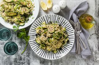 Kremowe risotto z cukinią: łatwe danie na lato