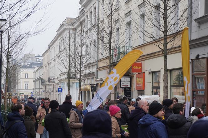 Tłusty Czwartek 2025 w Warszawie. Politycy Polski 2050 rozdawali pączki