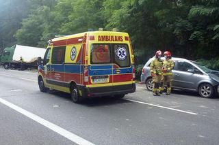 Poważny wypadek na DK11 w Budzyniu! Zderzenie dwóch aut z ciężarówką! Nie żyje małe dziecko!