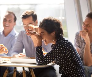 Kiedy nadmierna skłonność do żartów jest wynikiem choroby