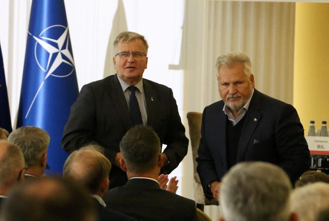  Kwaśniewski i Komorowski zwołali konferencję z liderami opozycji 