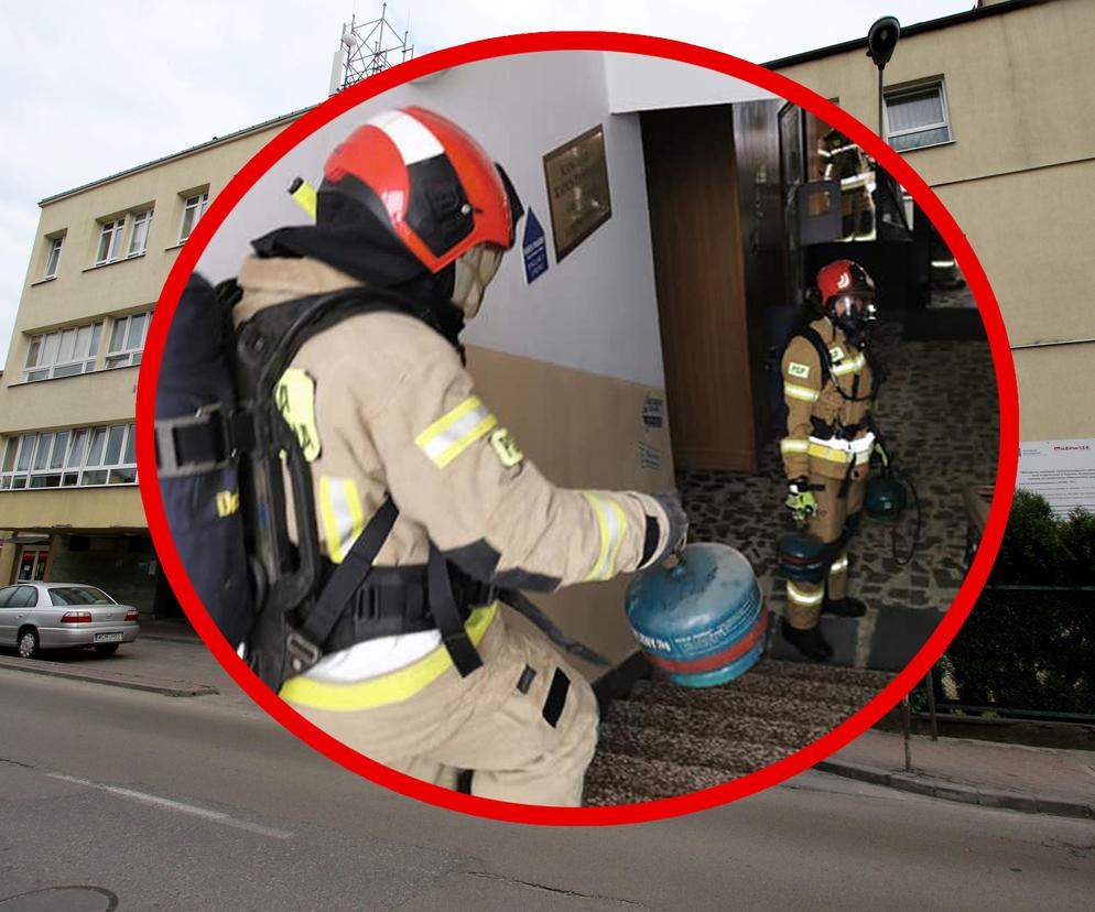 Pilna akcja strażaków w Pruszkowie. Wyciek drażniącej substancji ze szpitalnej lodówki