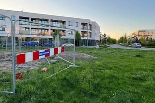 Skwer na Mokotowie zostanie zalany betonem?