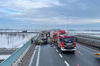 Kurierzy ratowali paczki z płonącego pojazdu