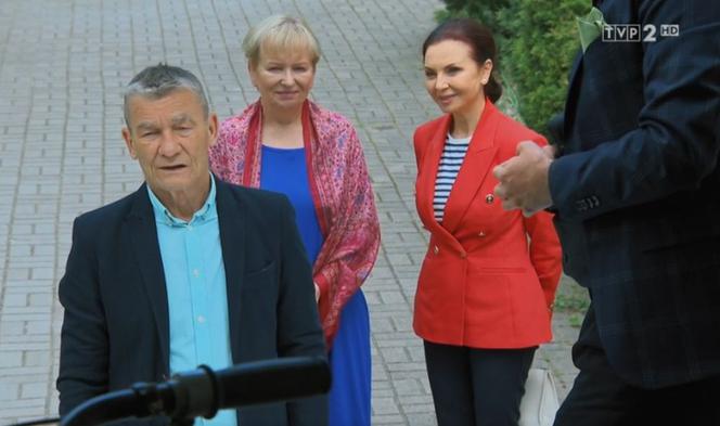 Barwy szczęścia odcinek 2518. Stefan (Krzysztof Kiersznowski), Arleta (Grażyna Brodzińska), Basia (Sławomira Łozińska)