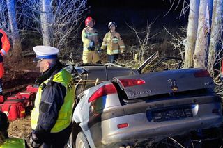 Obice. Śmiertelny wypadek kobiety i mężczyzny. Znaleźli ich policjanci [ZDJĘCIA].