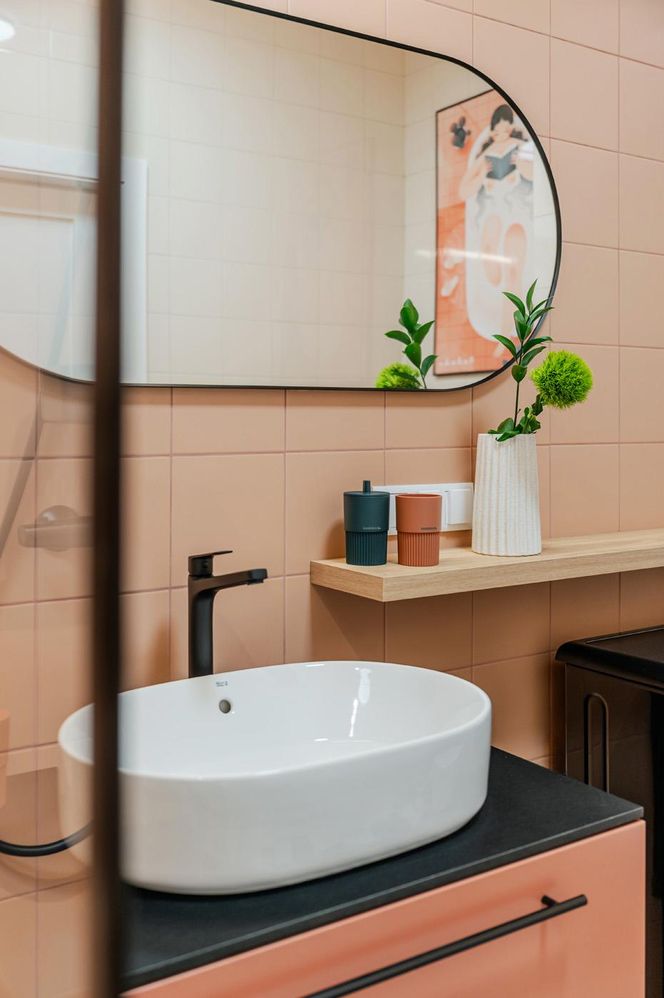 Kolorowe mieszkanie w stylu kalifornijskiego modernizmu