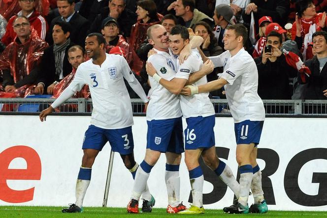 Piłkarze reprezentacji Anglii Ashley Cole, Wayne Rooney, Adam Johnson i James Milner 