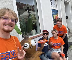 Tłumy przyjezdnych i uśmiechy na twarzach. Wakacyjny patrol Eska Summer City na olsztyńskiej Starówce