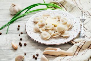 Syberyjskie pielmieni - przepis na danie z kuchni rosyjskiej