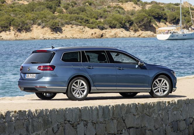 nowy Volkswagen Passat Variant B8 - rocznik 2015