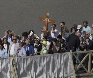 Z OSTATNIEJ CHWILI: Rozpoczęło się konklawe 2025 – kardynałowie złożyli przysięgę w Kaplicy Sykstyńskiej