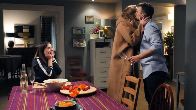 Barwy szczęścia odc. 3219. Asia (Anna Gzyra), Agata (Natalia Zambrzycka), Ignacy (Olaf Staszkiewicz)