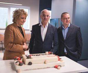Najsłynniejszy plac zabaw w Polsce już bez gilotyny. OKAM zaprezentował Strefę PROGRESS