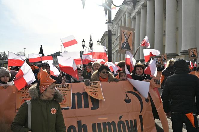 Protest kupców z Marywilskiej przed ratuszem