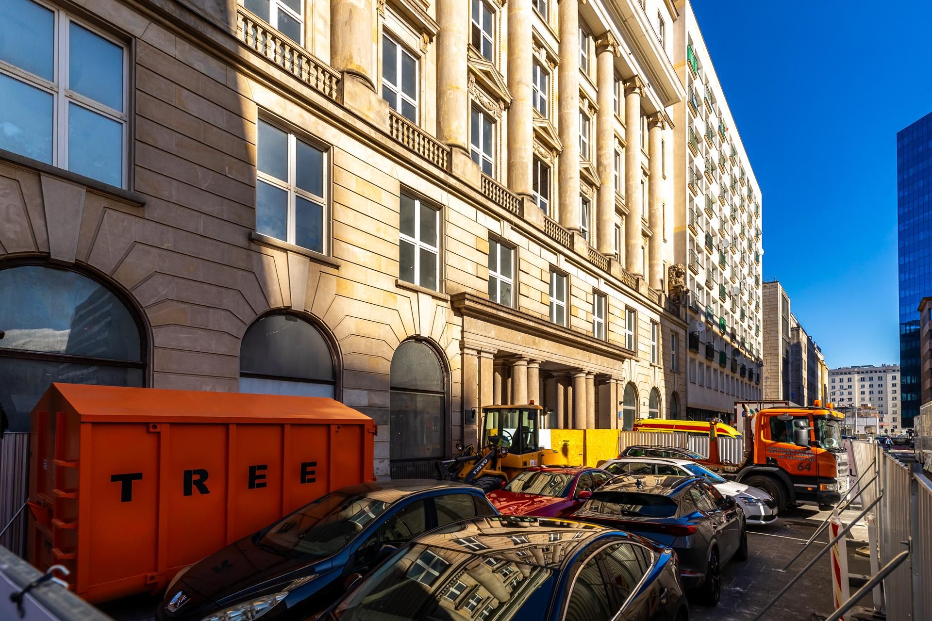 Kamienica na ul. Moniuszki 8 w Warszawie