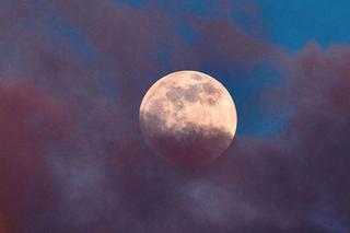 Pełnia Księżyca w czerwcu 2024 będzie wyjątkowa. Na niebie pojawi się Truskawkowy Księżyc