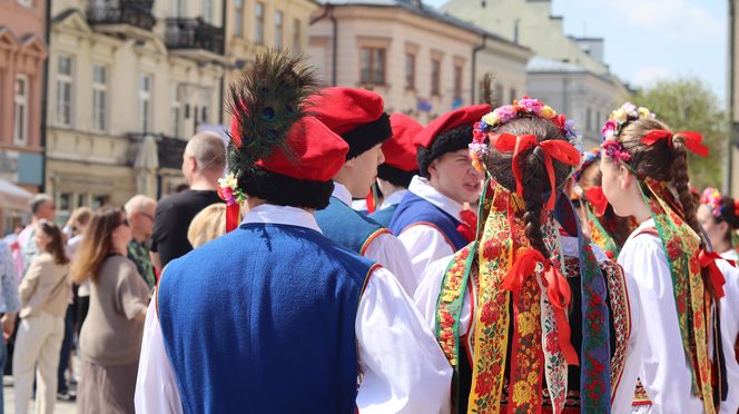 Rekordowy długi polonez w centrum Lublina