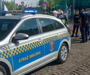 Eksplozja przemocy wśród nastolatków w Warszawie. Pistolety, noże, kastety i pięści. Tak wygląda codzienność niektórych młodych ludzi