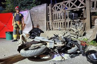25-letni motocyklista huknął w ogrodzenie i zginął!