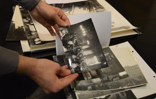 Syn legendarnego fotografa przekazał ok. 600 zdjęć