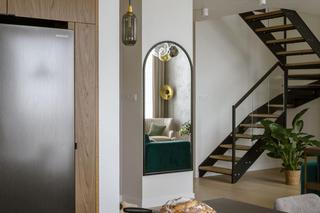 Nowoczesny dwupoziomowy apartament na Żoliborzu. Zdjęcia