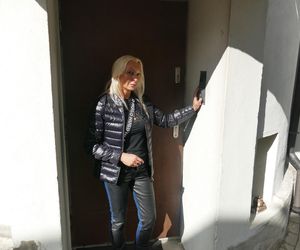 Bandzior napadł panią Natalię i zaczął ją dusić. Kobieta pogoniła drania