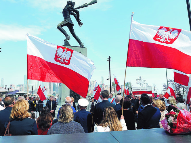 Ten pomnik musi tu zostać na wieki!