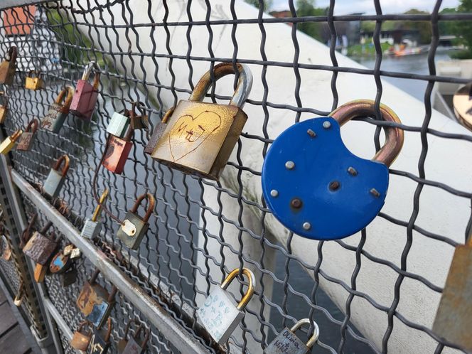 Miłość na kłódkę. Tu zakochani zostawiają symbol swoich uczuć!