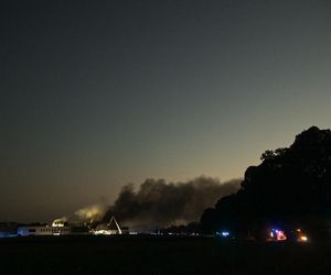 Pożar akumulatorowni na poddaszu zakładu przetwórstwa drobiu w Kawle