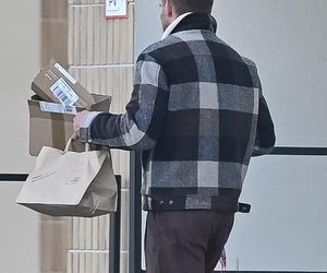 Agnieszka Kaczorowska siedzi i pachnie, a Rogacewicz wynosi śmieci i je kanapke poza autem... Fajna para?