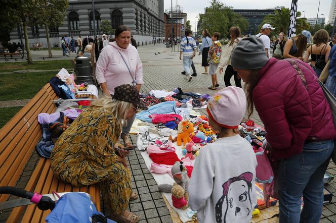 Garażówka w Katowicach jakiej nie było. Cudowne przedmioty wystawione za bezcen