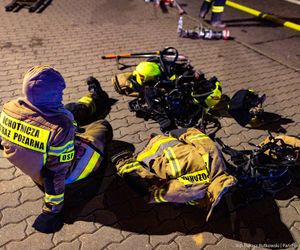 Na miejscu pracowało łącznie ok. 60 zastępów PSP i OSP, czyli około 250 strażaków
