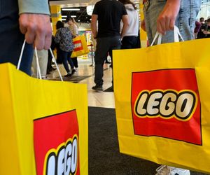 Gigantyczne kolejki na otwarciu Lego Store w Galerii Katowickiej. Klienci wpuszczani pojedynczo