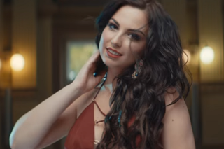 Sara Pach - teledysk do piosenki Sobą być! Zawiera gorące sceny! [VIDEO]