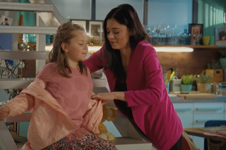 M jak miłość, odcinek 1715: Iza (Adriana Kalska), Maja (Laura Jankowska)