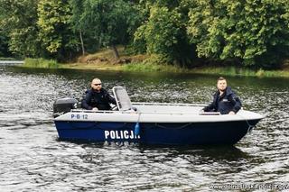 Wypadek na Odrze we Wrocławiu. 14-latek wypadł z łodzi i omal nie utonął