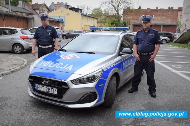 Policyjna akcja na środku rzeki. W okolicy Nowakowa doszło do nietypowej interwencji