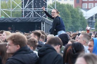 Tłum studentów bawił się pierwszego dnia Juwenaliów Politechniki Lubelskiej 2025