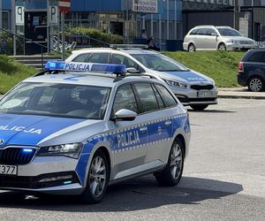 Kolizja na szpitalnym parkingu w Warszawie. Alkomat oszalał! Kierująca miała prawie 4 promile 