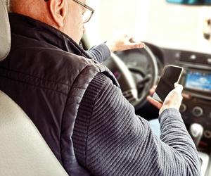 Kierowca nagrywał wypadek na drodze! Policjanci mu nie odpuścili