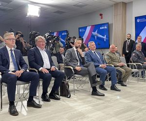 Podpisanie umowy na wozy ewakuacji medycznej KTO Rosoma i rakiet do FA-50