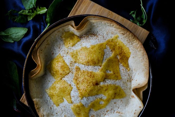 Tortilla z jajkiem i serem na śniadanie: pyszny przepis na ucztę z patelni