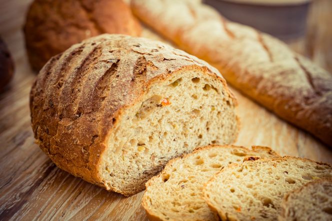 Chleb Ezechiela – legendarny biblijny superfood, który odżywia lepiej niż zwykły chleb. Zobacz, jak zrobić go w domu