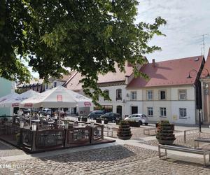 Rynek i mury miejskie w Byczynie w woj. opolskim