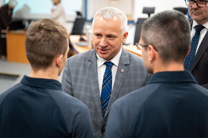 Tuż przed świętami, podczas zawodów w Spale, 15-letni Szymon Dołęga z Siedleckiego Klubu Sportowego „Feniks” pobił dwa rekordy. 