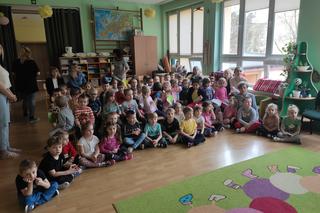 Dzień teatru z Eską, aktorami i radomskimi maluchami