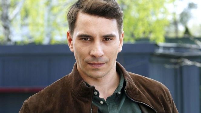 Tomek znika z Barw szczęścia! Jakub Sokołowski pożegnał się z planem - ZDJĘCIA